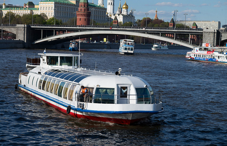 Теплоход Гнездо Глухаря аренда в Москве – цены на официальном сайте
