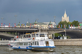 дискотека на теплоходе в Москве