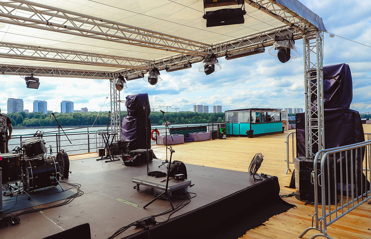 Теплоход Рио 1 Лофт бот (Loft boat) аренда в Москве – цены на официальном сайте